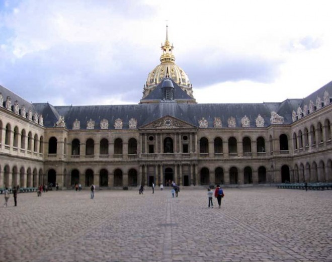 places to visit in paris les invalides