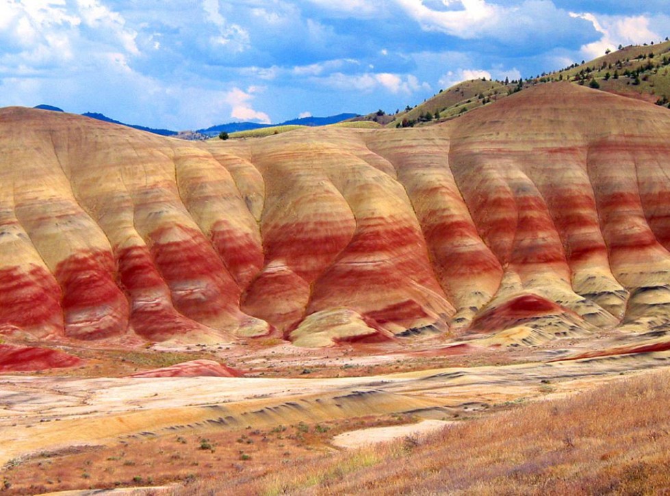beautiful painted hills america