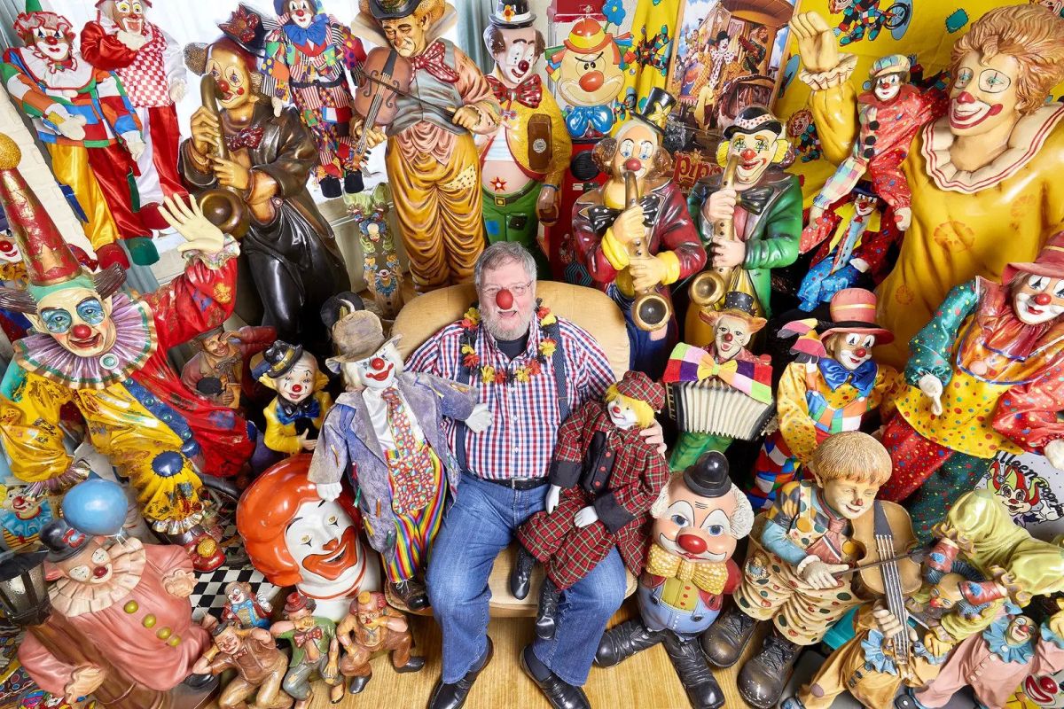 funny world record largest collection of clown related items by fm kahn