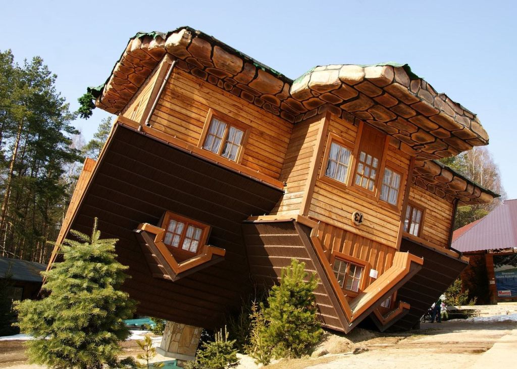 funny picture upside down house