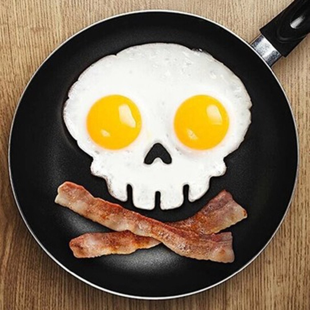 creative omelet skull art idea