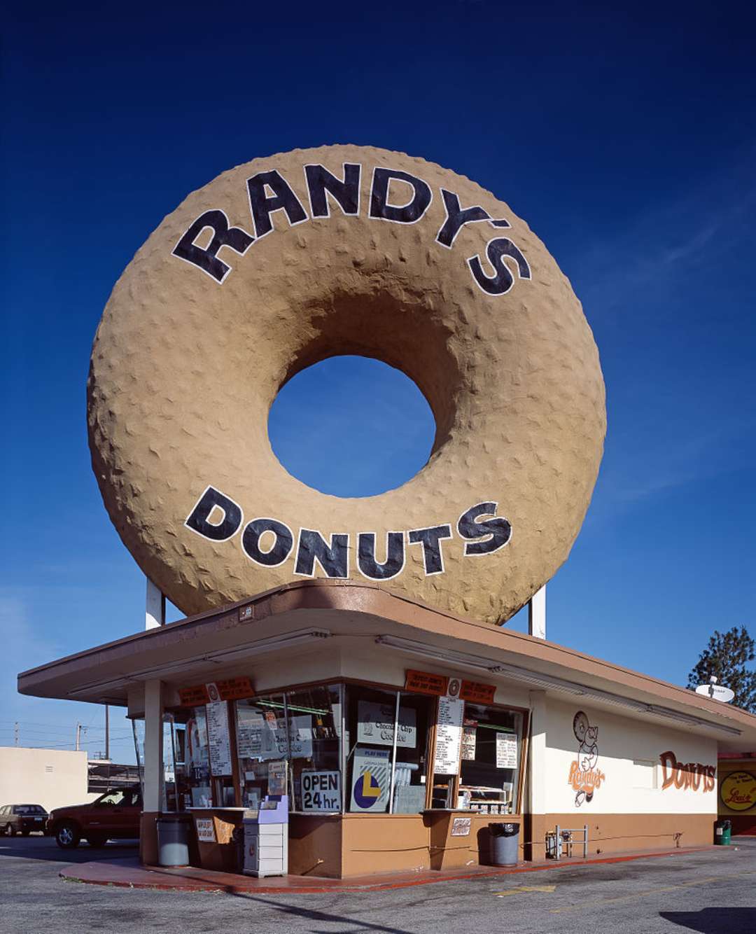 randy donuts novelty architecture