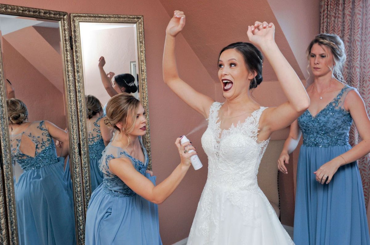 funny candid photography wedding day
